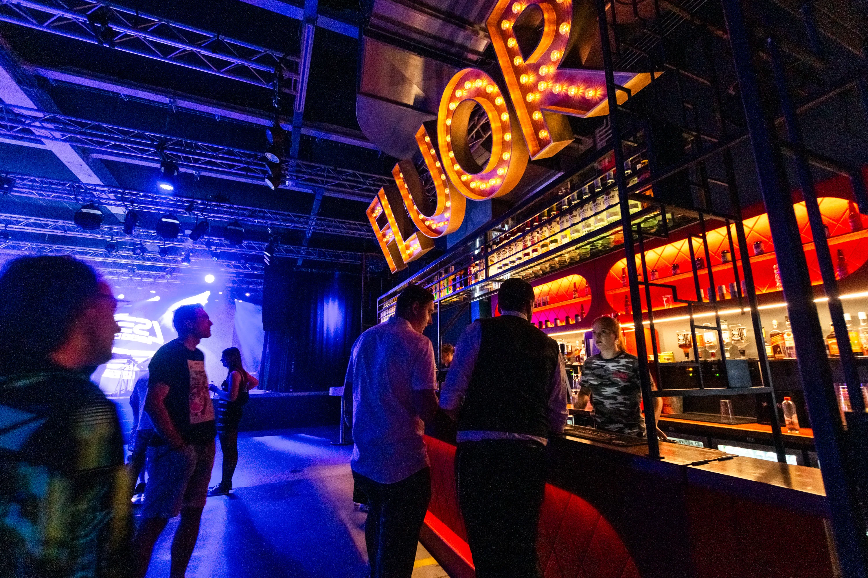 FLUOR - Photo by BadRofl