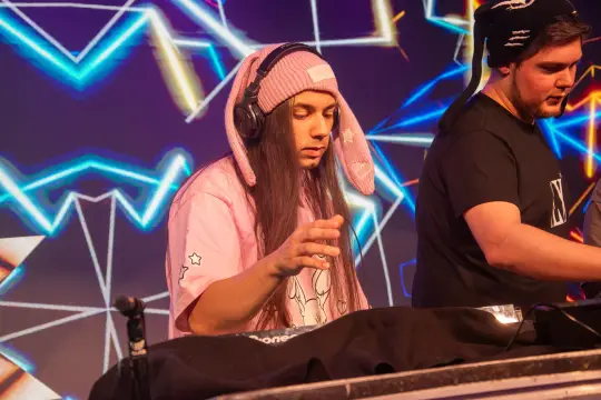 TatsuTracks background 2